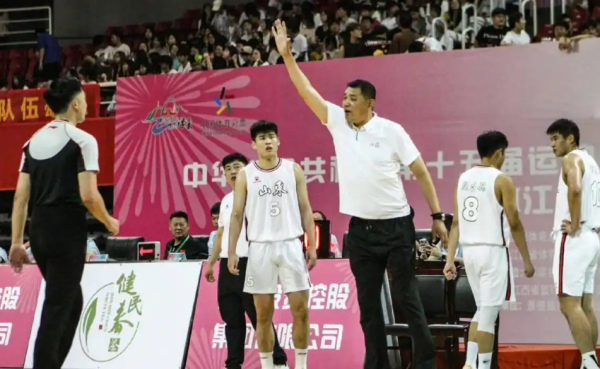 安泰证券 山东U22溃败江西20分！进攻单干无体系，防守懈怠，巩晓彬遭指责